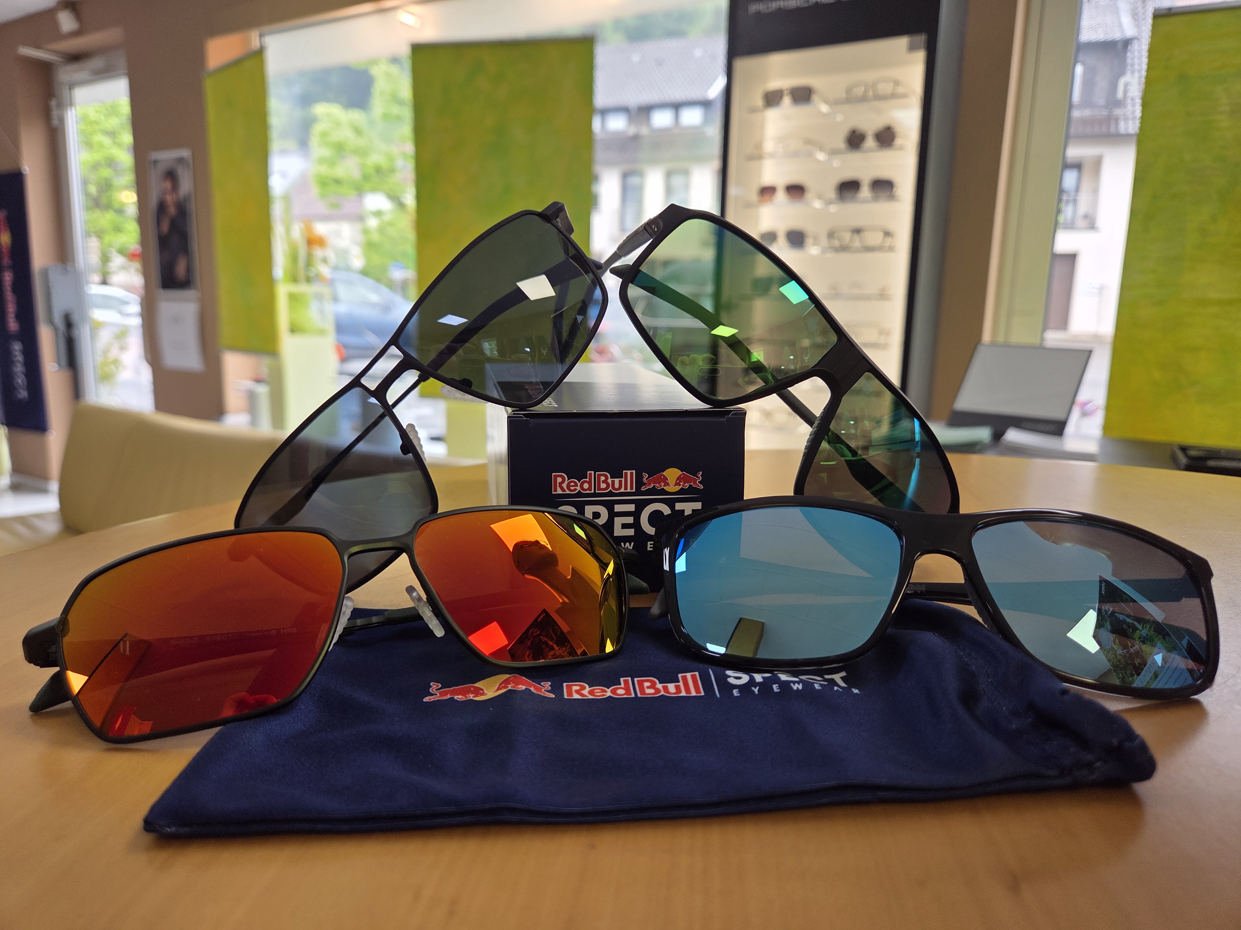 Neue Red Bull Sonnen- und Korrektionsbrillen bei Optik Johann